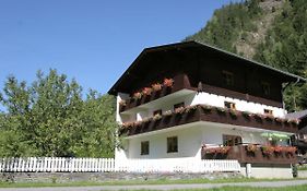 Apartment Near The Ski Area In Matrei